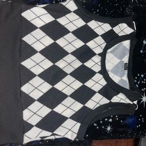 Am selling a shein top, is size M (38)